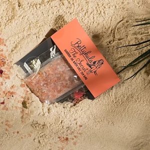 Betty Hula Secret Wonder Oil Bath Salts